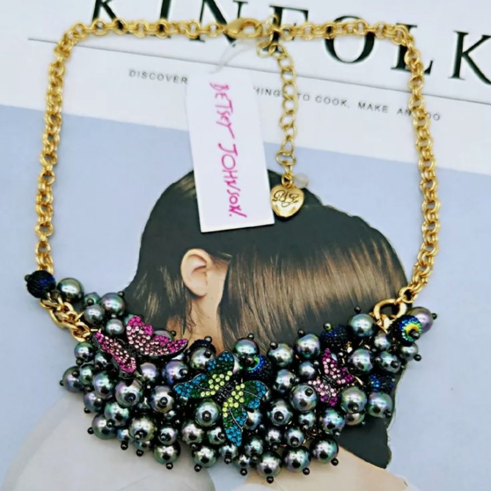 Nwt- Betsey Johnson full frontal butterfly beads - Picture 2 of 4